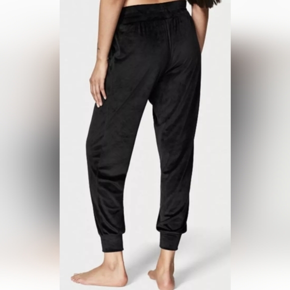 🆕 Victoria's Secret High Waist Velour Tracksuit Jogger, Large, Black, NWOT - Picture 3 of 15
